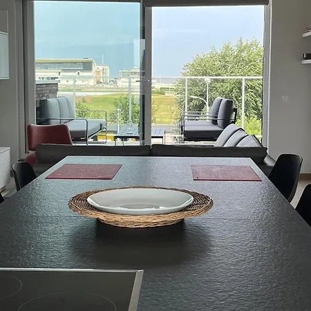 Apartamento With Beautiful View, Private Parking And Two Large Terraces Ostende