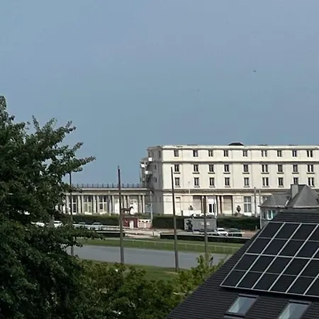 Apartamento With Beautiful View, Private Parking And Two Large Terraces Ostende