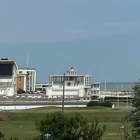 Διαμέρισμα With Beautiful View, Private Parking And Two Large Terraces