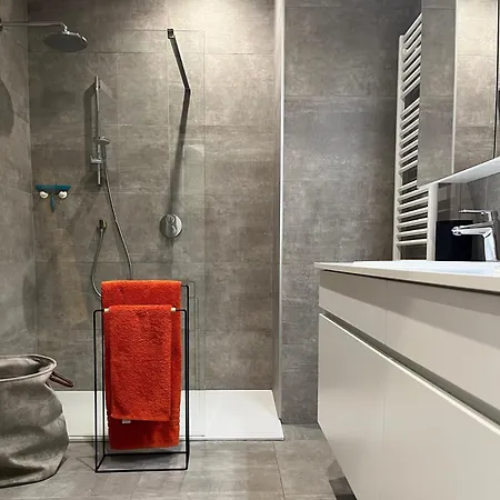 With Beautiful View, Private Parking And Two Large Terraces Appartamento Ostenda